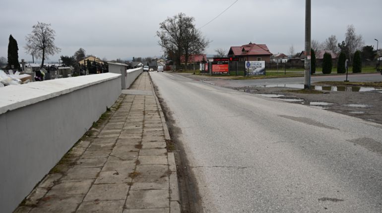 Wprowadzenie czasowej organizacji ruchu na odcinku drogi Daleszyce - Brzechów